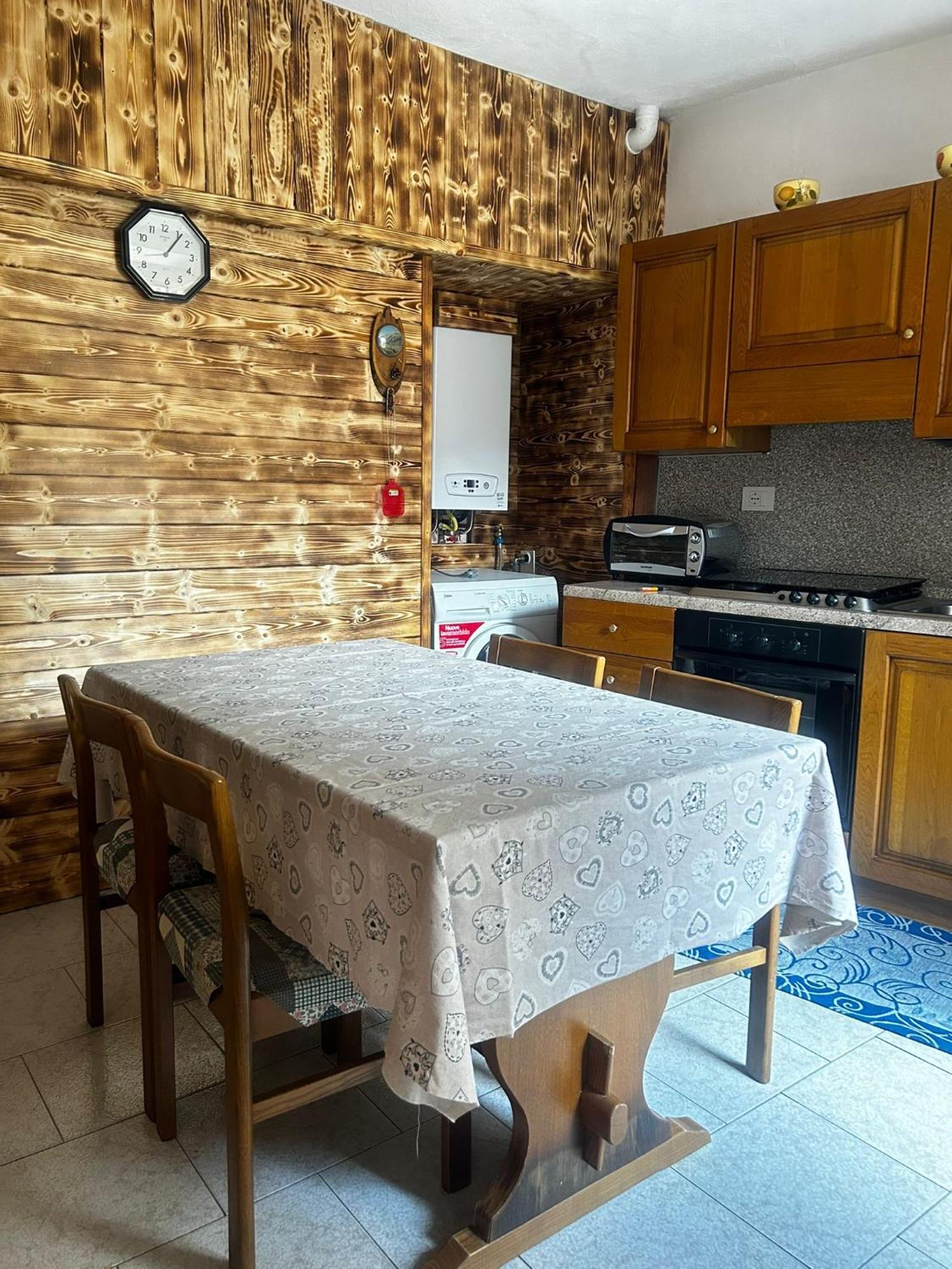 Casa Vacanze La Torre Malonno ภายนอก รูปภาพ